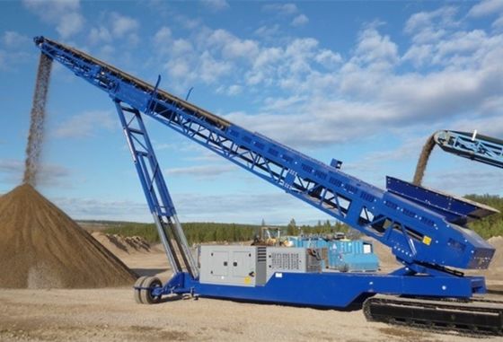 Hochkapazitäts-Crawler Mobilstackerförderer 360°-Crawler Mobilität für weiches / raues Gelände