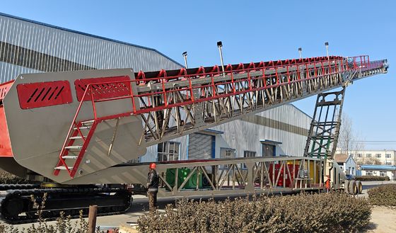 Schiffsladekontrahler mit Gleismontage für die Ladung von Schüttgut in Hafenanwendungen